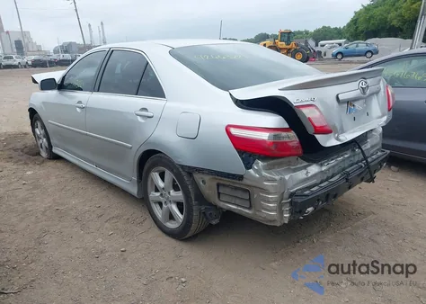 2007 Toyota Camry Se z USA, uszkodzony, nr VIN 4T1BE46K67U590570